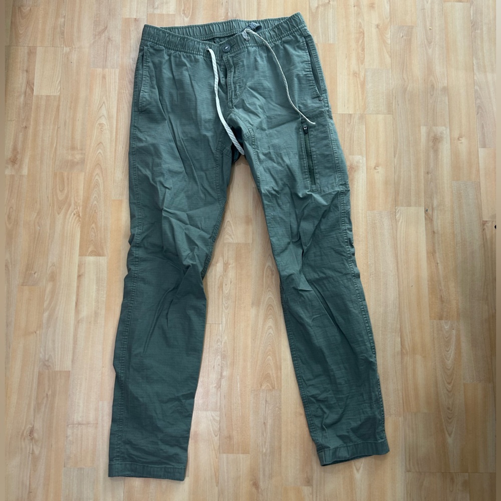 Vuori - Men’s Ripstop Pant - Size M - Color Olive green